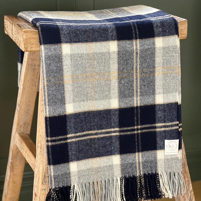 100% Merino Wool Throw / Bannochburn Silver