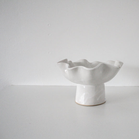 Wavy Fruit Stand / Soft White