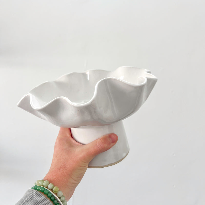 Wavy Fruit Stand / Soft White