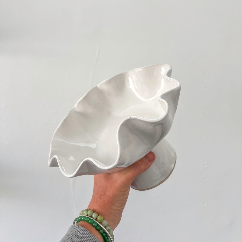 Wavy Fruit Stand / Soft White